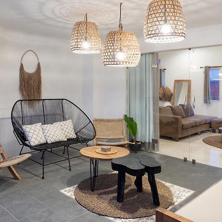 Casa De Lupe 5 Bedroom Villa In Kerobokan Семіньяк Екстер'єр фото