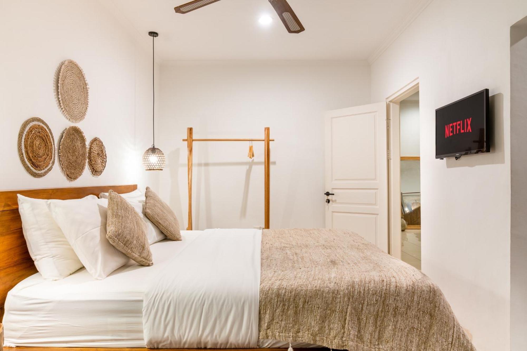 Casa De Lupe 5 Bedroom Villa In Kerobokan Семіньяк Екстер'єр фото