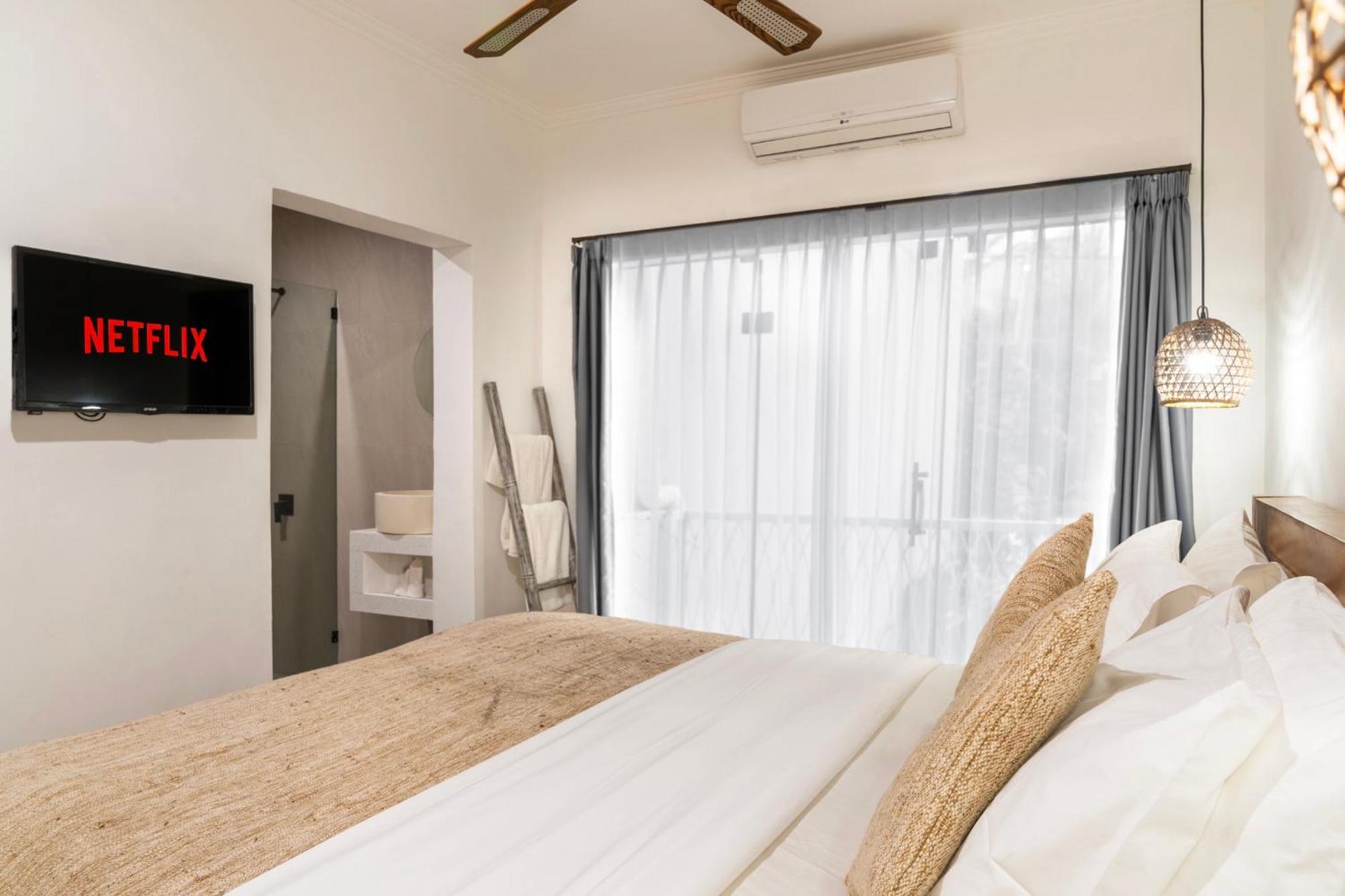 Casa De Lupe 5 Bedroom Villa In Kerobokan Семіньяк Екстер'єр фото