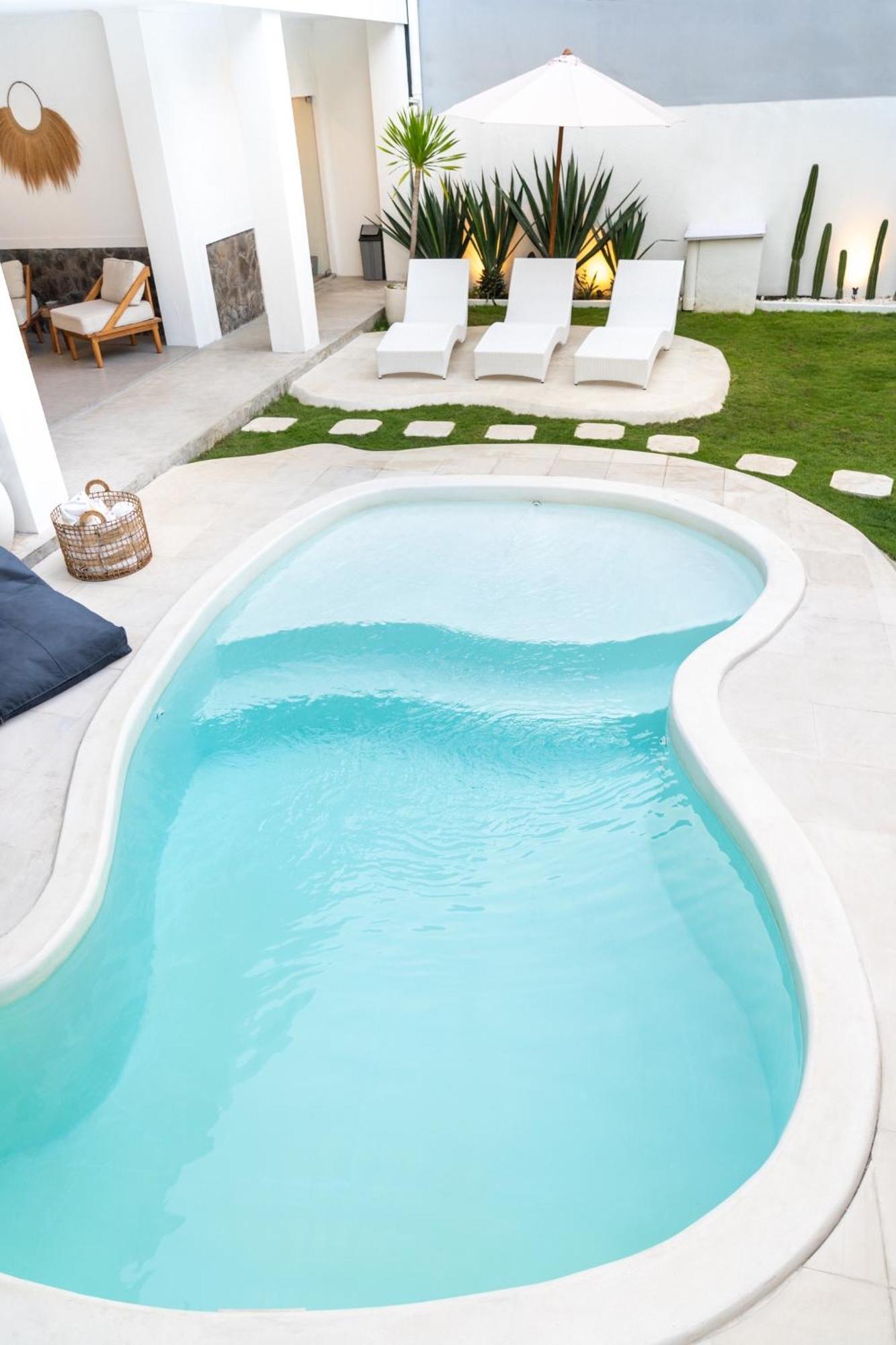 Casa De Lupe 5 Bedroom Villa In Kerobokan Семіньяк Екстер'єр фото