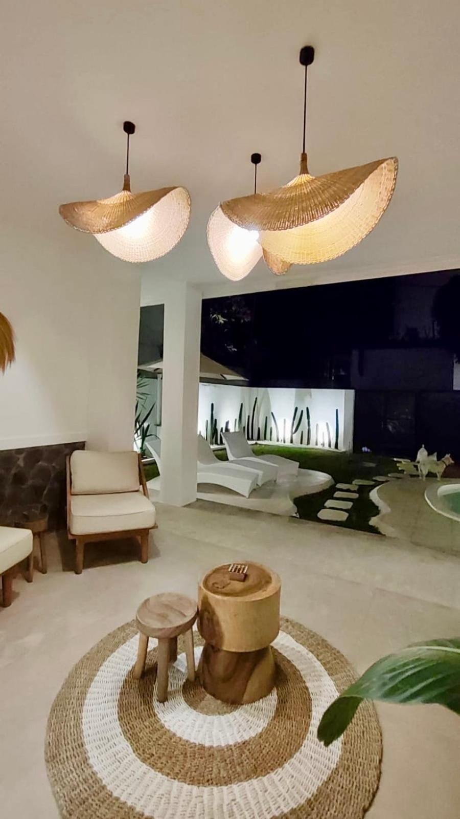 Casa De Lupe 5 Bedroom Villa In Kerobokan Семіньяк Екстер'єр фото