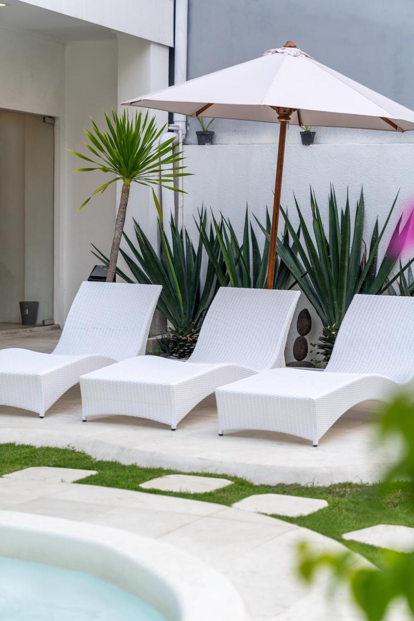 Casa De Lupe 5 Bedroom Villa In Kerobokan Семіньяк Екстер'єр фото